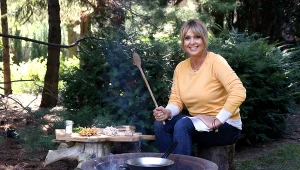 Ewa Wachowicz poleca przepisy idealne na spotkanie przy ognisku