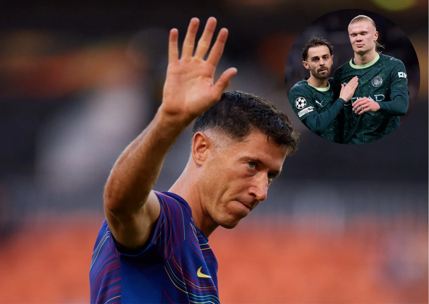 Robert Lewandowski, Bernardo Silva i Erling Haaland Robert Lewandowski w granatowej koszulce żegna się, obok Bernardo Silva i Erling Haaland w zielonych strojach.
