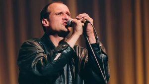 "Całuj mnie" to wielki hit lat 90.! Tak Kukiz wyśmiał swojego sąsiada