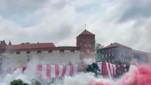 Wezwali policję na Wawel. Szukają świadków. 125 osób wylegitymowanych