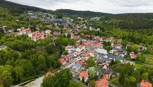 Świeradów-Zdrój — uzdrowisko w Górach Izerskich zachwyca seniorów