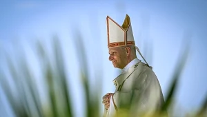 Niespodziewana podróż papieża Leona. Kardynał nie wyklucza