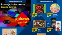 Kolorowe płyty CD z napisem 'Kultowe smaki', opakowania słodyczy i przekąsek, w tym żelki, krówki, draże, lizaki oraz figurki czekoladowe, z wyróżnionymi cenami promocyjnymi na niebiesko-żółtym tle.