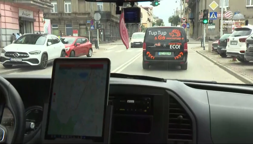 "Wydarzenia": Bus na zamówienie. Nietypowy pomysł urzędników w Zgierzu