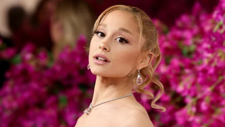 Ariana Grande wzruszyła się na scenie w Los Angeles