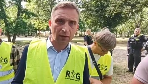 Incydent w Berlinie z udziałem Bąkiewicza. MSZ: Jedna osoba zatrzymana