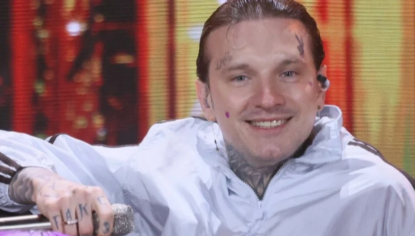 Smolasty spóźnił się na koncert dwie godziny, a menedżment tłumaczy. "Wielokrotnie prosiliśmy o przełożenie"