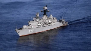Zacharowa reaguje po "starciu" na kanale La Manche. "Pytam uprzedzająco"