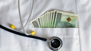 Podwyżki dla lekarzy. Od lipca wynagrodzenia zasadnicze pójdą w górę 