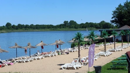 Niecałą godzinę drogi od Wrocławia leży plaża, która przywodzi na myśl klimat zagranicznych kurortów. Co wiadomo na temat "dolnośląskich Hawajów"?