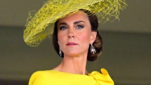 Kate przez trzy lata się tam nie pojawiła. Po powrocie przyciągnęła uwagę