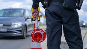 Funkcjonariusz Policji Federalnej Niemiec na polsko-niemieckim przejściu granicznym (zdj. ilustracyjne)