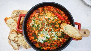 Comfort food w polskim stylu: fasola Jaś z twistem baked beans według Bogumiła Przybylaka