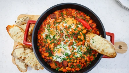 Comfort food w polskim stylu: fasola Jaś z twistem baked beans według Bogumiła Przybylaka