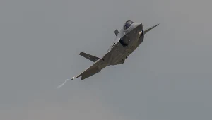 F-35 numer 14 wzbił się w powietrze. To ostatni myśliwiec, jaki Polska otrzyma w tym roku.