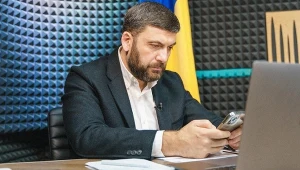 Były premier Ukrainy Wołodymyr Hrojsman ogłosił, że zrzeka się polskiego odznaczenia
