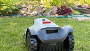 Test robota koszącego Eufy C15. Sztuczna inteligencja w ogrodzie