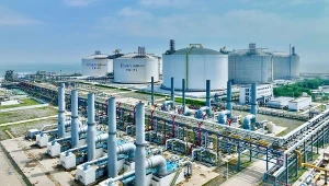 Chiny idą po kolejny rekord. Zbudują największe na świecie zbiorniki LNG.
