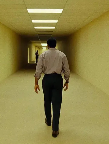 Kadr z filmu "Backrooms. Bez wyjścia"
