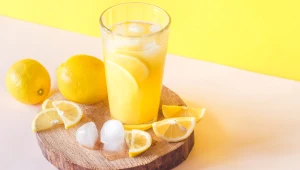 Zamiast mięty dodaj do lemoniady te listki. Smak cię zaskoczy