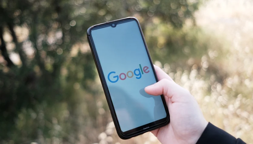 Google ma nową funkcję. Tak dodasz serwis Interia Muzyka do ulubionych źródeł