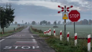 Na polskich drogach już niebawem pojawi się zmodernizowany znak STOP.