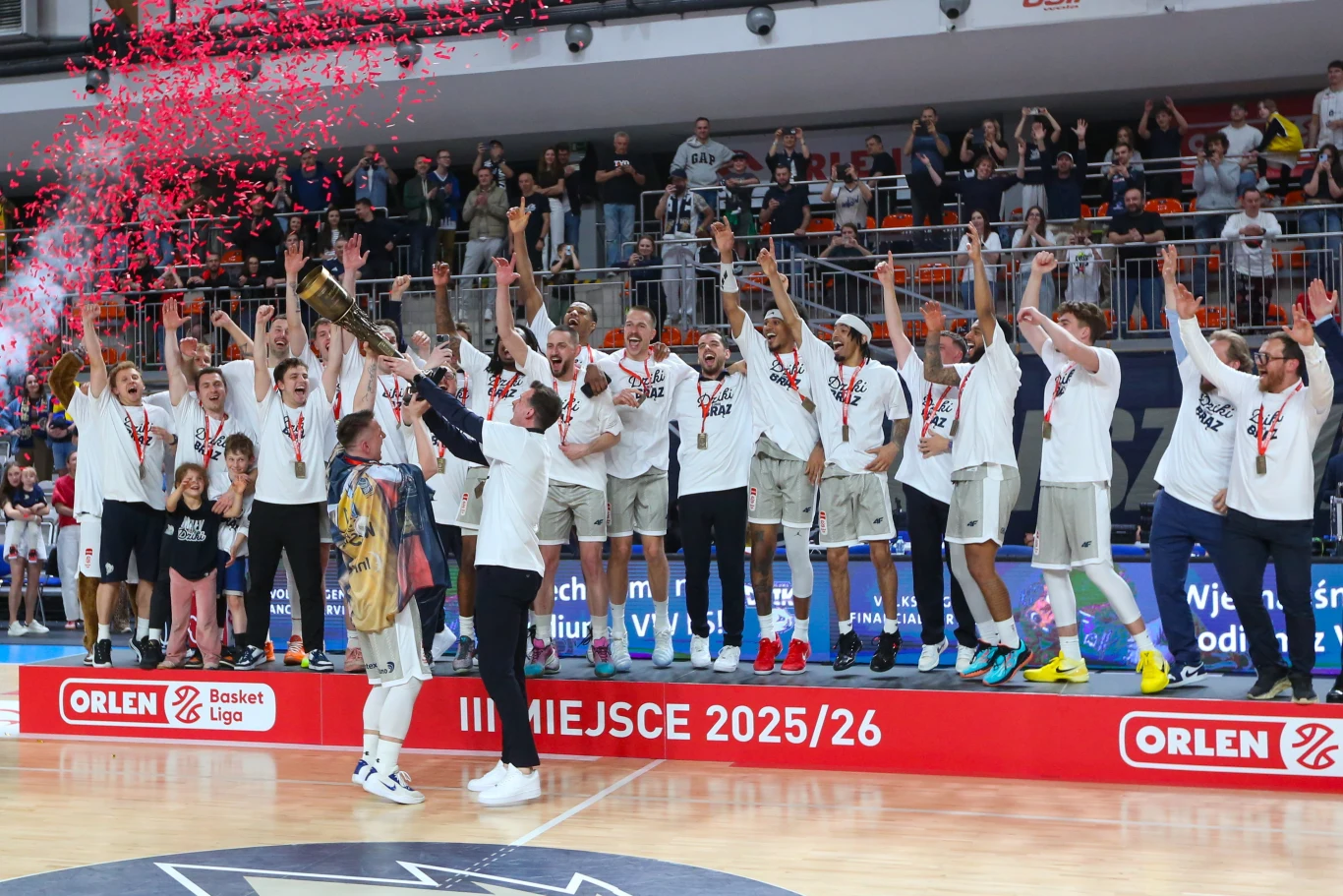 Dziki Warszawa. Jak w mieście Legii zbudowano fenomen od zera article cover