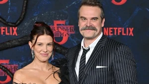 Millie Bobby Brown i David Harbour