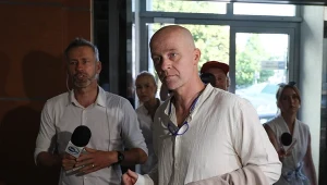 Lekarz Emil Jędrzejewski przed poniedziałkowym przesłuchaniem w prokuraturze