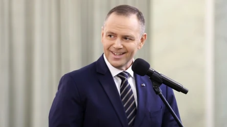 Działania dyplomatyczne prezydenta Karola Nawrockiego dzielą Polaków w najnowszym sondażu