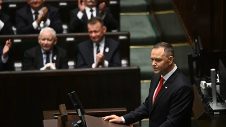 Prezydent Karol Nawrocki na mównicy sejmowej