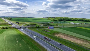 Kiedy najlepiej zarezerwować billboard przy autostradzie?