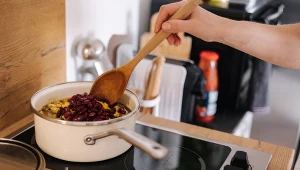 Gotują raz i mają obiady na kilka dni. Ten sposób zdobywa popularność
