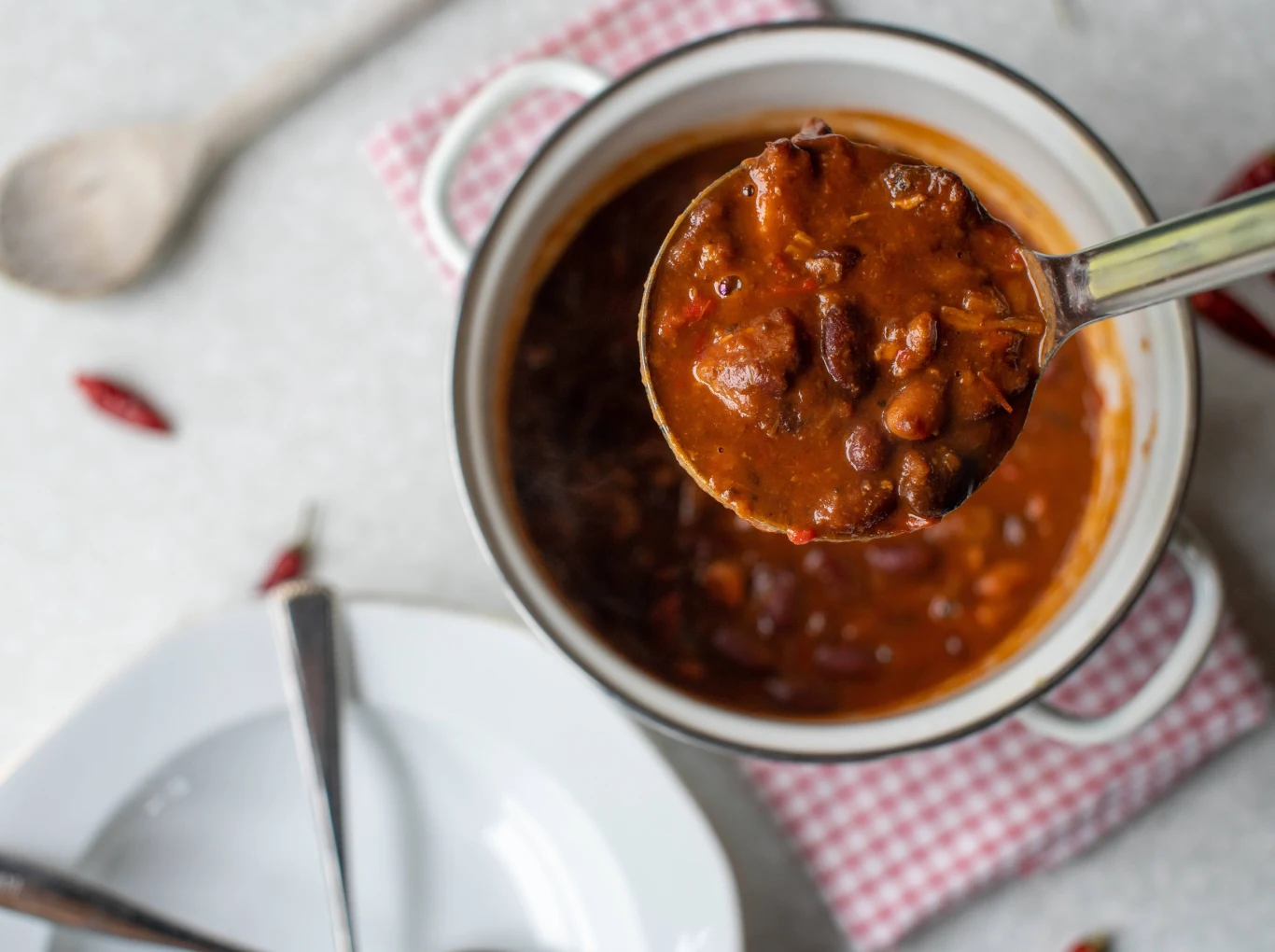 Chili z fasolą i soczewicą