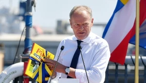 Donald Tusk pochwalił się prezentem dla swoich wnuków i wnuczek