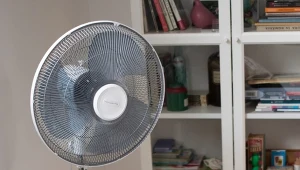 Upał daje się we znaki, a wiatrak nie pomaga? Wiele osób robi ten błąd