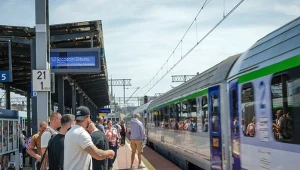 Pociągi PKP Intercity jeżdżą wolniej. Blisko połowa notuje opóźnienia