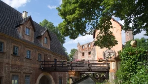 Zamek Grodno godzinę od Wrocławia. Z wieży widać Jezioro Bystrzyckie 