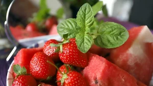 Co jeść, gdy temperatura przekracza 30 stopni? Top 5 produktów na upał