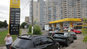 Kolejki na stacjach benzynowych w Rosji