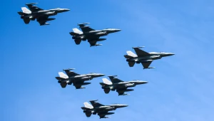 Myśliwce F-16 (zdjęcie ilustracyjne)