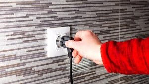 Obudowa lampy może być pod napięciem. Pilne wycofanie ze sprzedaży w Polsce