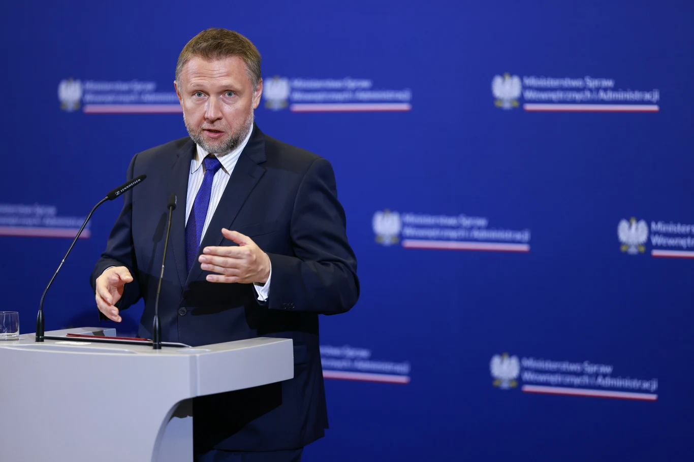 Szef MSWiA Marcin Kierwiński skrytykował zachowanie dziennikarza podczas konferencji prasowej Marcin Kierwiński.