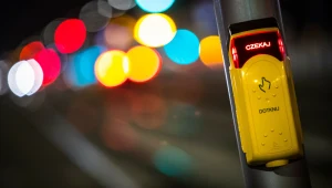 W Polsce piesi mają tylko dwa światła - czerwone i zielone