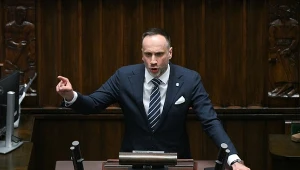 "Zdarza się". Poseł użył nie swojej karty do głosowania. Marszałek grzmi