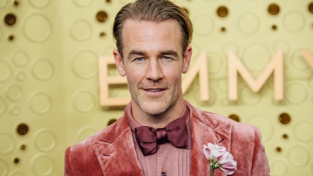 Twórcy serialu "Elle" zadedykowali odcinek Jamesowi Van Der Beekowi