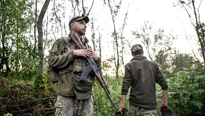 Ukraiński dowódca wskazuje, że Rosjanie wykorzystują rejon pokrowski jak poligon dla nowej broni