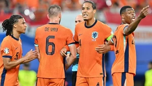 Kwartet znakomitych defensorów reprezentacji Holandii. Pierwszy z lewej Nathan Ake