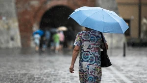 W poniedziałek miejscami zrobi się deszczowo, do tego będzie dość chłodno. Na południowych krańcach Polski burze