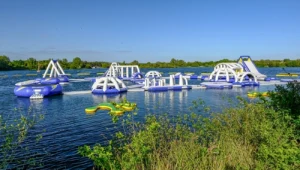 Piaszczysta plaża i mnóstwo atrakcji. Z Warszawy dojedziesz w 40 minut